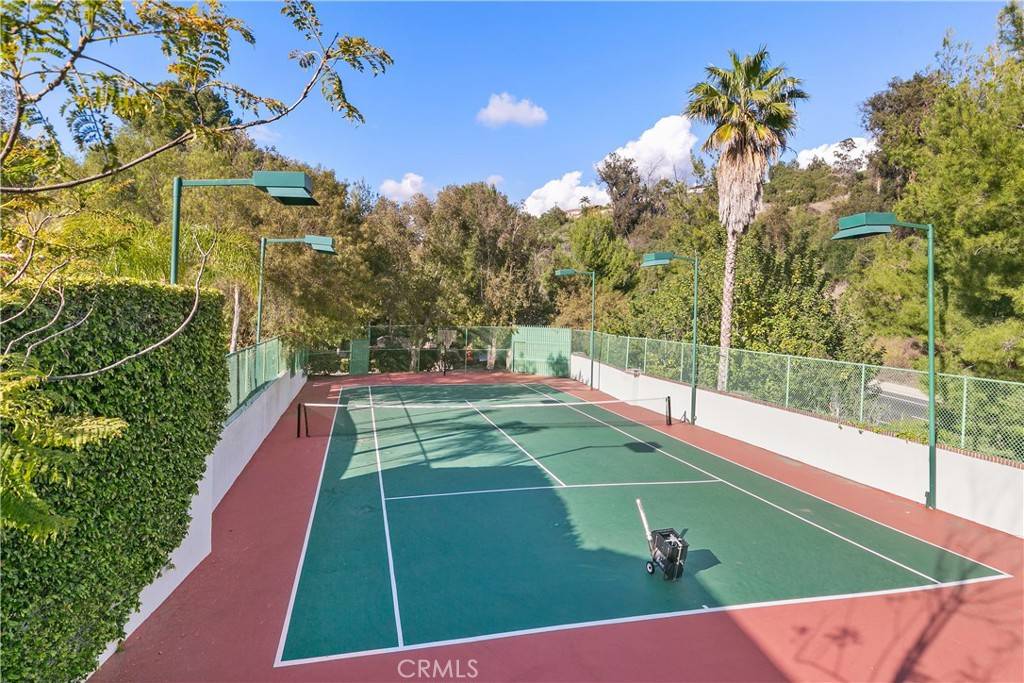 North Tustin, CA 92705,10282 Ambervale LN