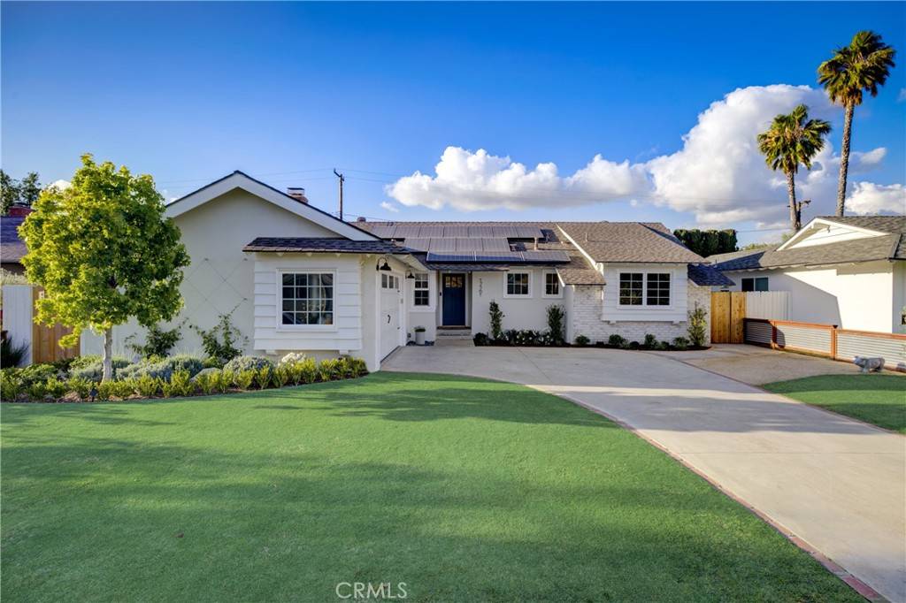 Tustin, CA 92780,17561 Leafwood LN