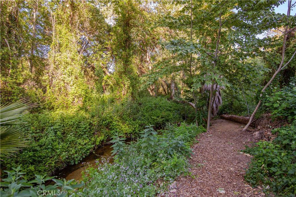 Fallbrook, CA 92028,1000000 Mission RD