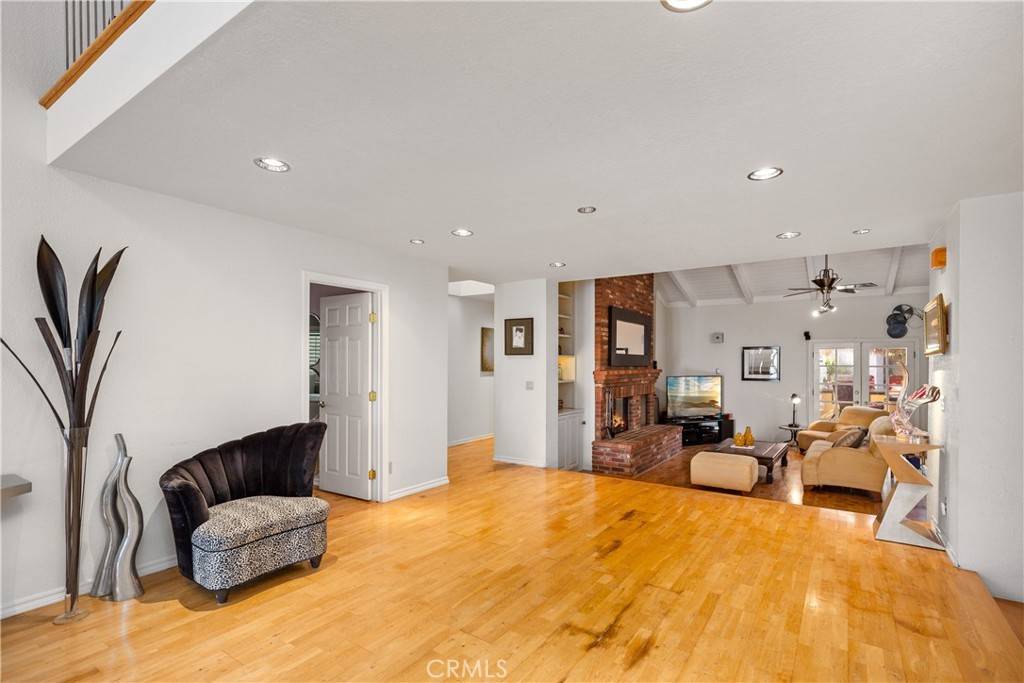 San Clemente, CA 92672,711 Calle Monserrat
