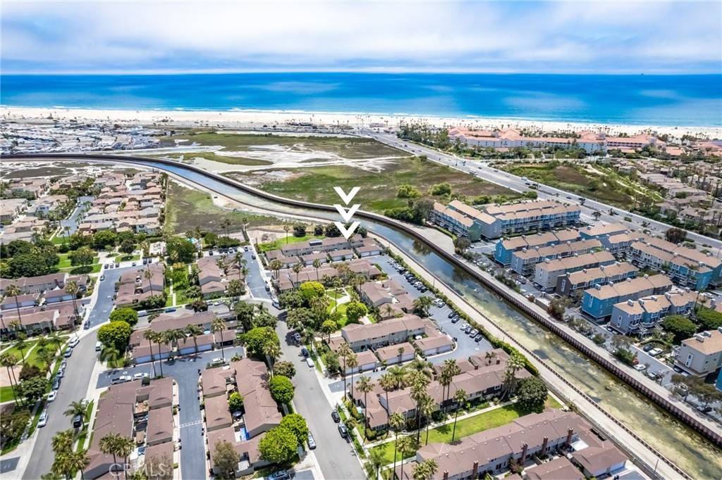 Huntington Beach, CA 92646,8116 Foxhall DR