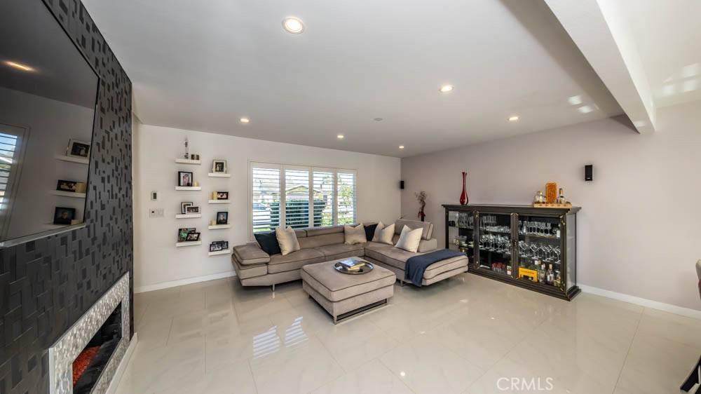 Huntington Beach, CA 92646,20191 Imperial Cove LN