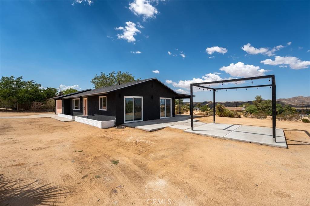 Joshua Tree, CA 92252,60460 Alta Mura DR