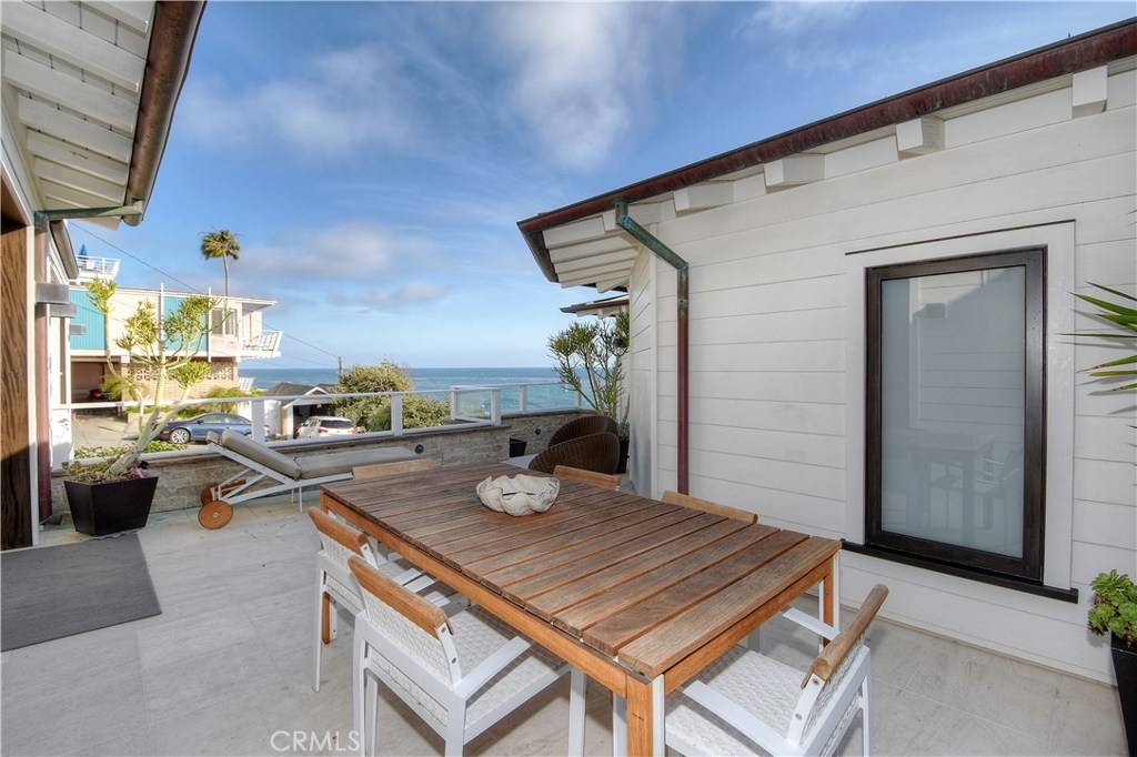 Laguna Beach, CA 92651,160 Saint Anns DR #D