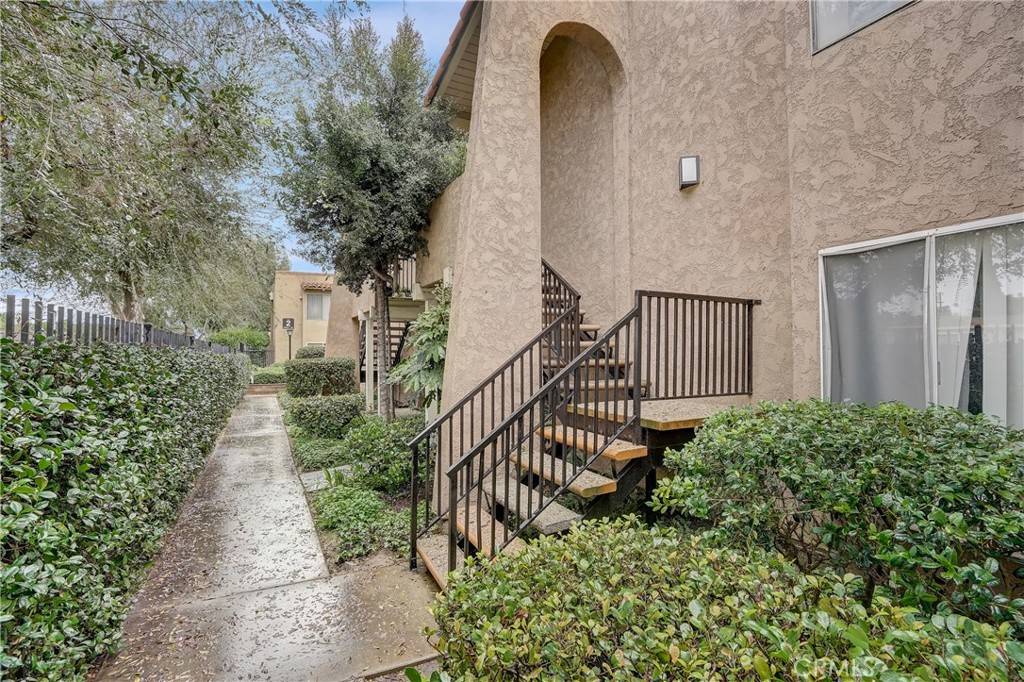 Tustin, CA 92780,13722 Red Hill AVE #6