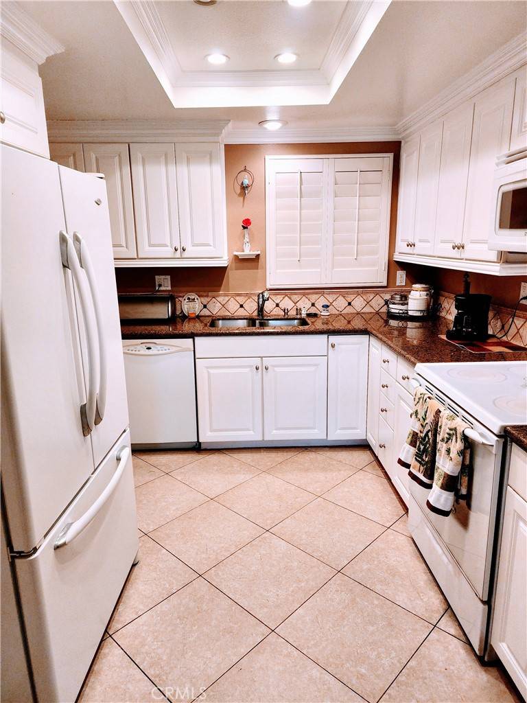 Laguna Woods, CA 92637,3301 Via Carrizo #O