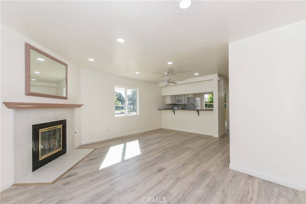 Costa Mesa, CA 92627,290 Victoria ST #22