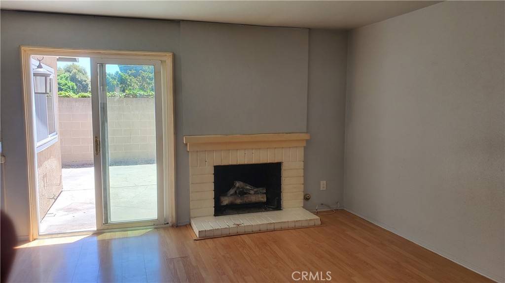 Cypress, CA 90630,5442 Villa Way #4