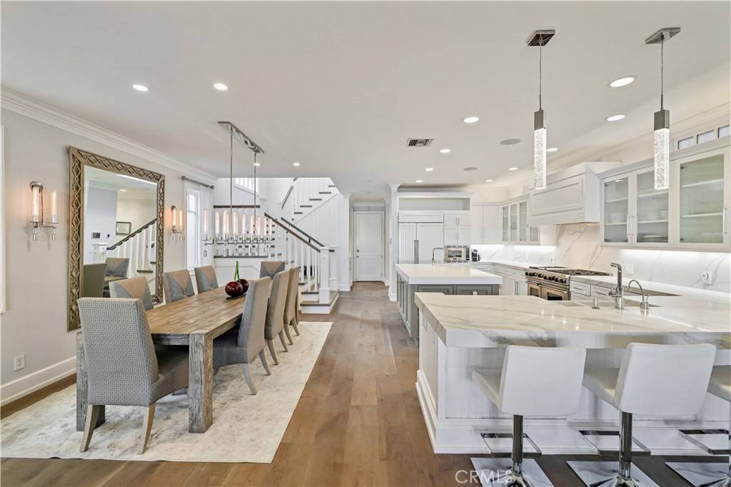 Newport Beach, CA 92661,1807 E Bay AVE