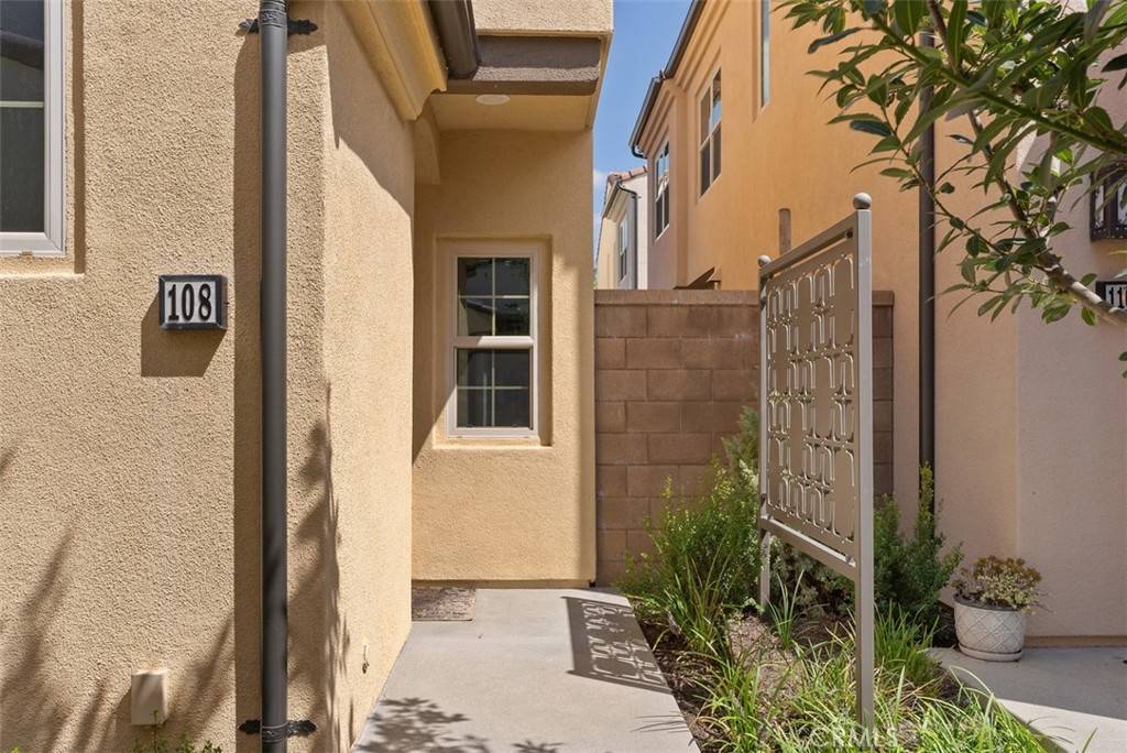 Irvine, CA 92618,108 Excursion