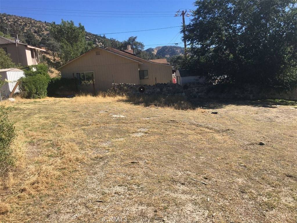 Frazier Park, CA 93225,624 Grove TRL