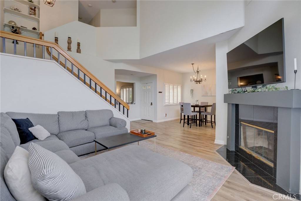 Aliso Viejo, CA 92656,35 Pappagallo