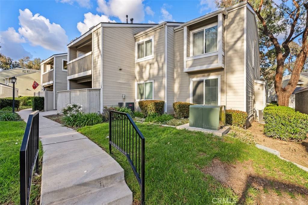 Yorba Linda, CA 92887,5850 Portsmouth RD #283
