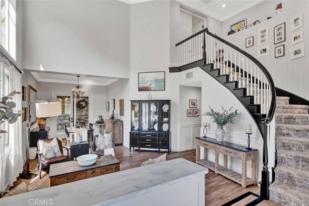 Tustin, CA 92782,2555 Reynolds DR