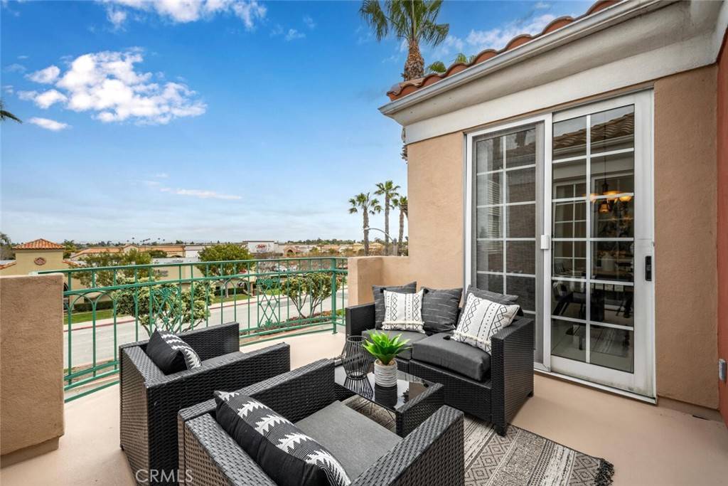 Huntington Beach, CA 92649,5142 Warner #310
