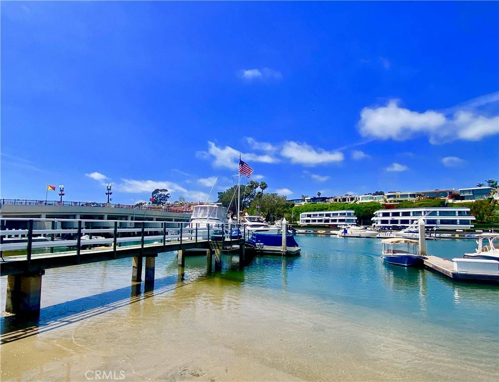Newport Beach, CA 92662,1407 N Bay Front E