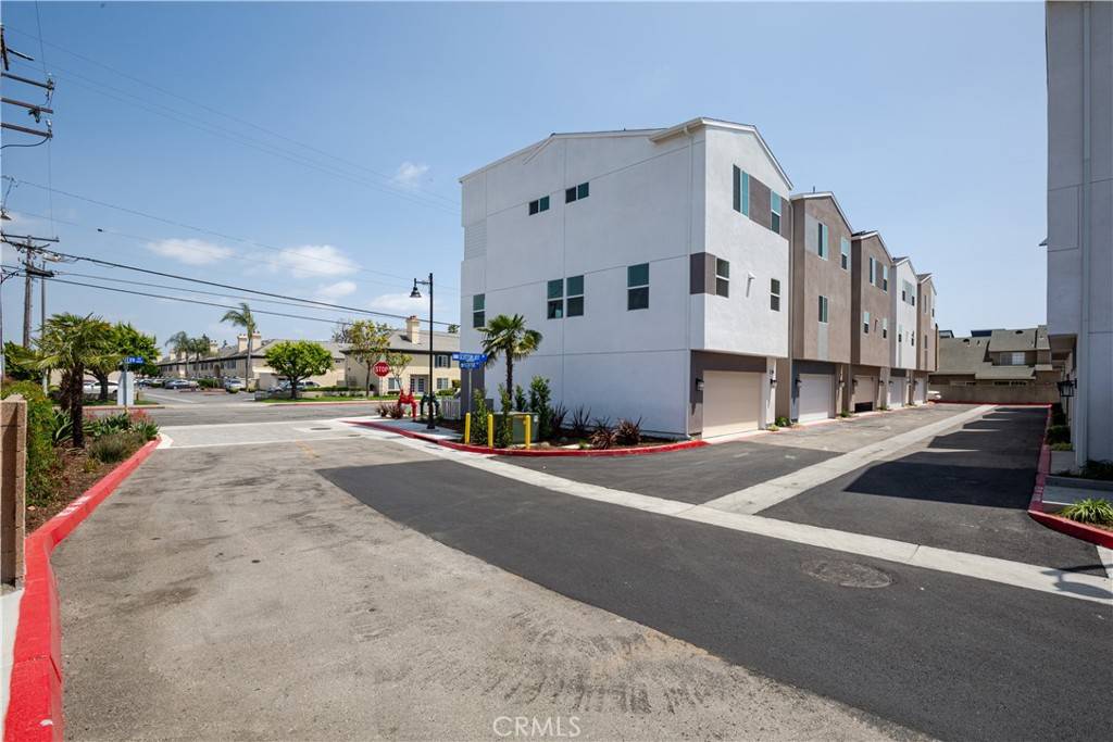 Stanton, CA 90680,10870 Scottsbluff Dr