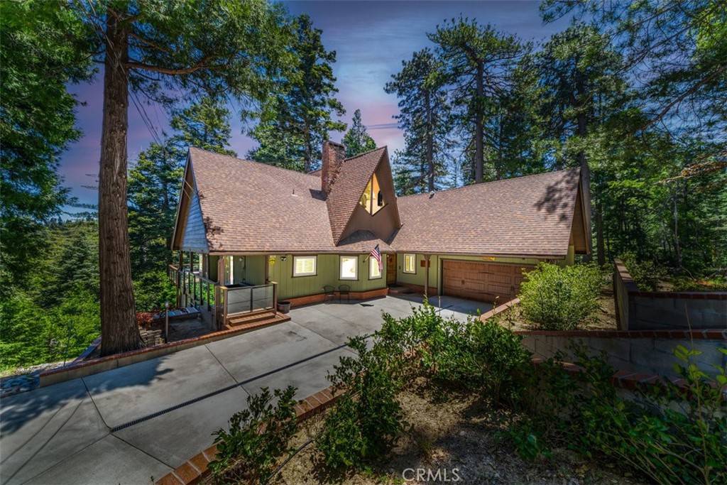 Lake Arrowhead, CA 92352,733 Crest Estates DR