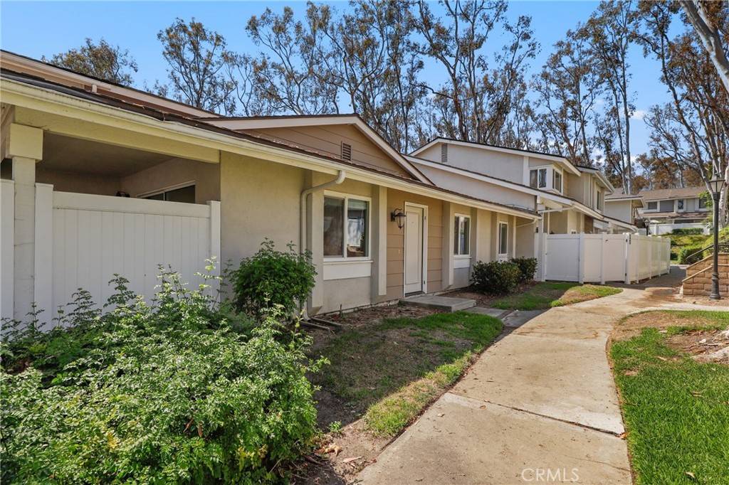 Fullerton, CA 92833,2403 Coventry CIR #129