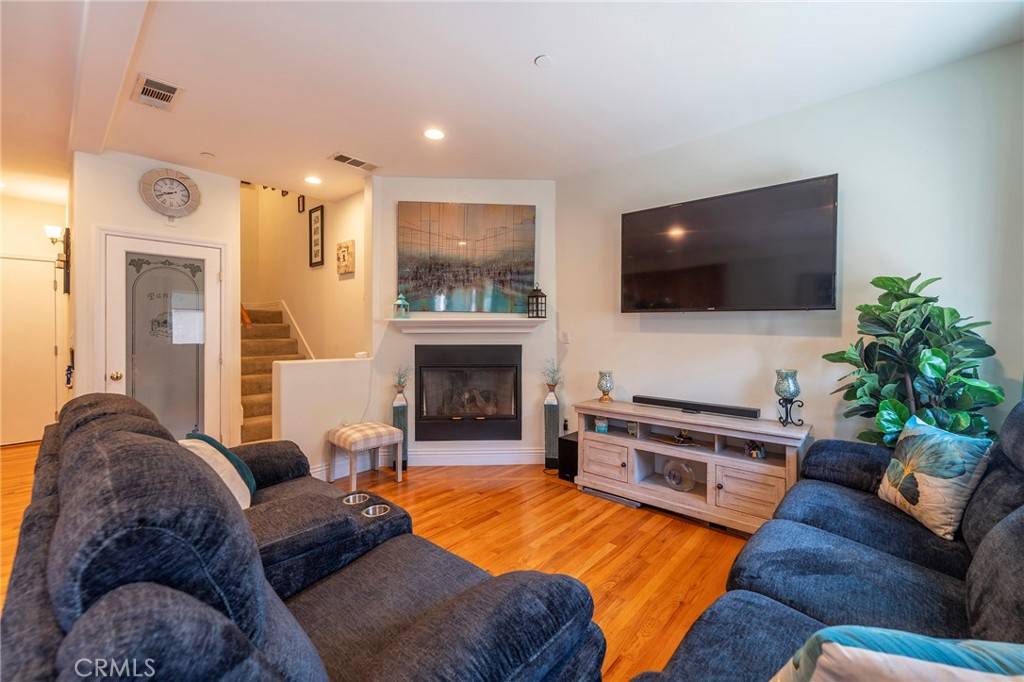 San Pedro, CA 90731,637 S Grand AVE #4