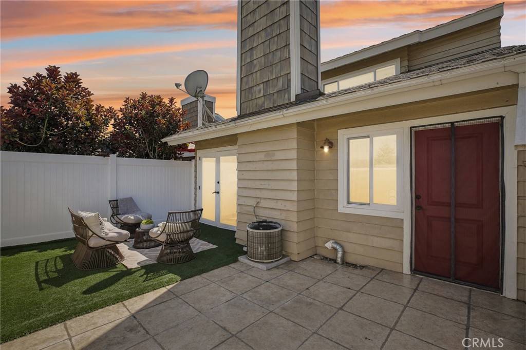 Tustin, CA 92780,14482 Holt AVE #B