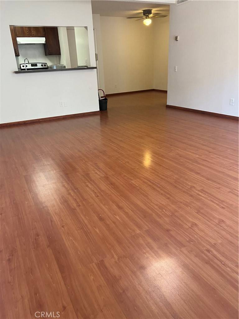 Encino, CA 91316,5460 White Oak AVE #E204