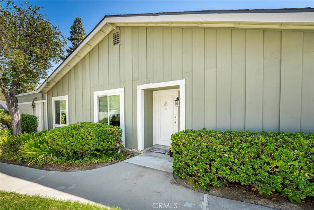 Laguna Hills, CA 92653,24961 Silverleaf LN #99