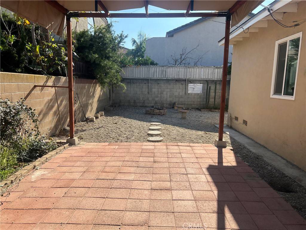 Lakewood, CA 90715,11342 215th ST