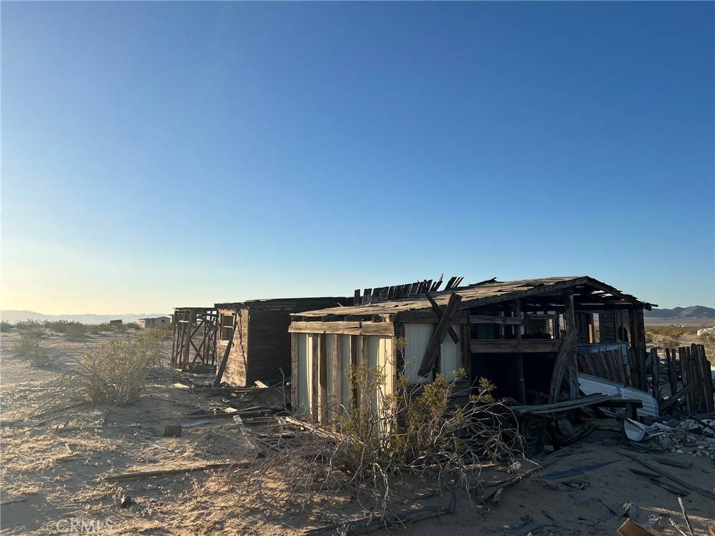 29 Palms, CA 92277,6000 Lanes LN
