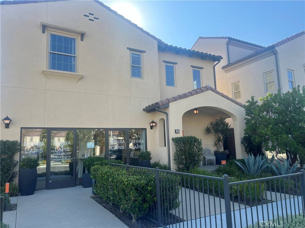 Irvine, CA 92618,111 Escala