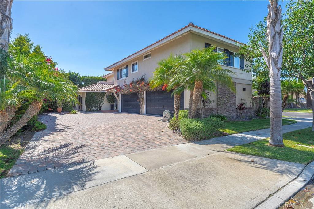 Huntington Beach, CA 92648,302 Portland CIR