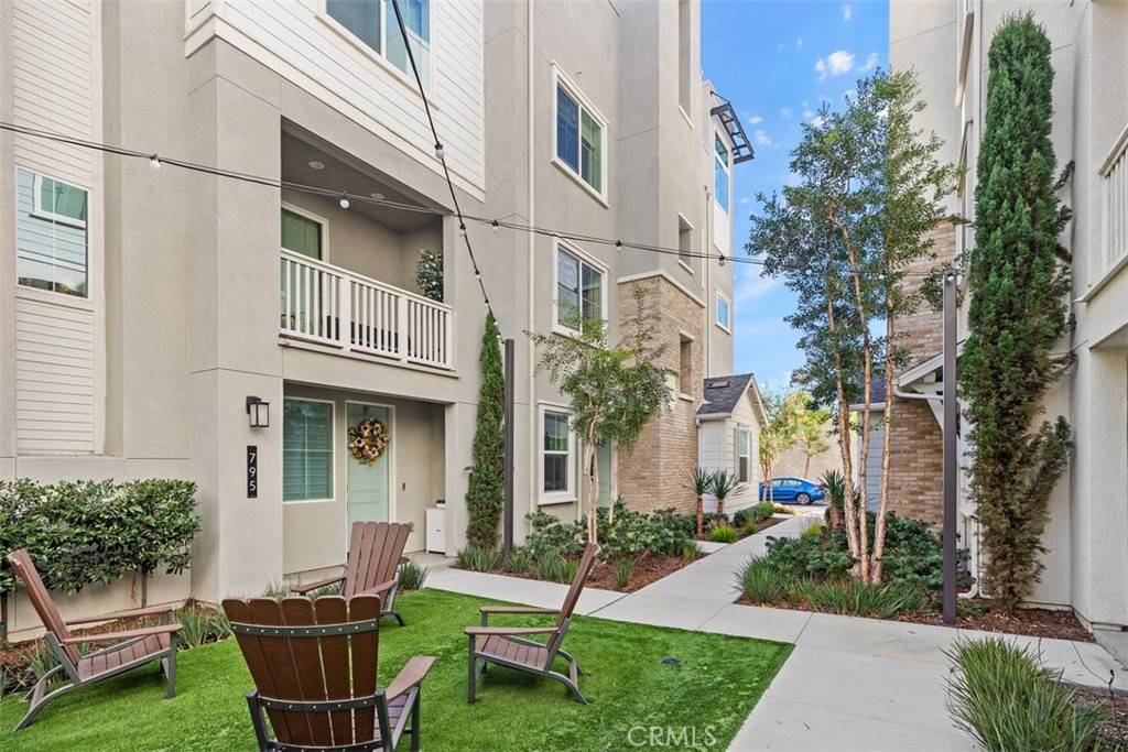 Anaheim, CA 92805,797 S Mosaic ST