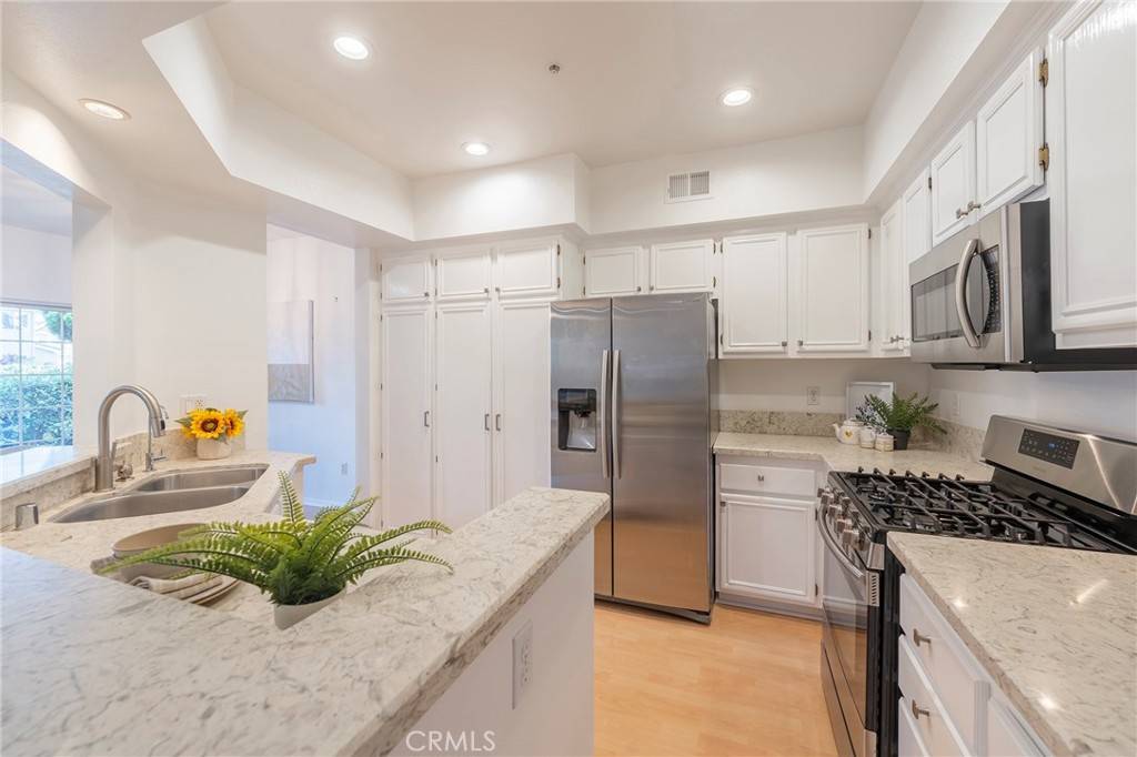 Huntington Beach, CA 92646,20151 Sealpoint LN #109