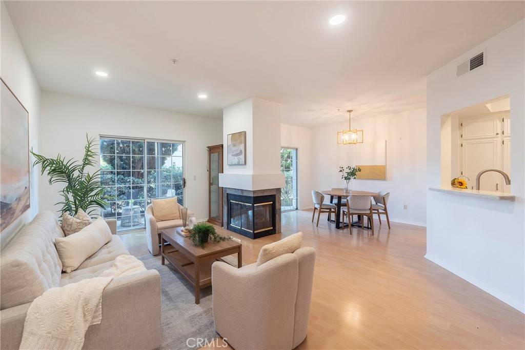 Huntington Beach, CA 92646,20151 Sealpoint LN #109