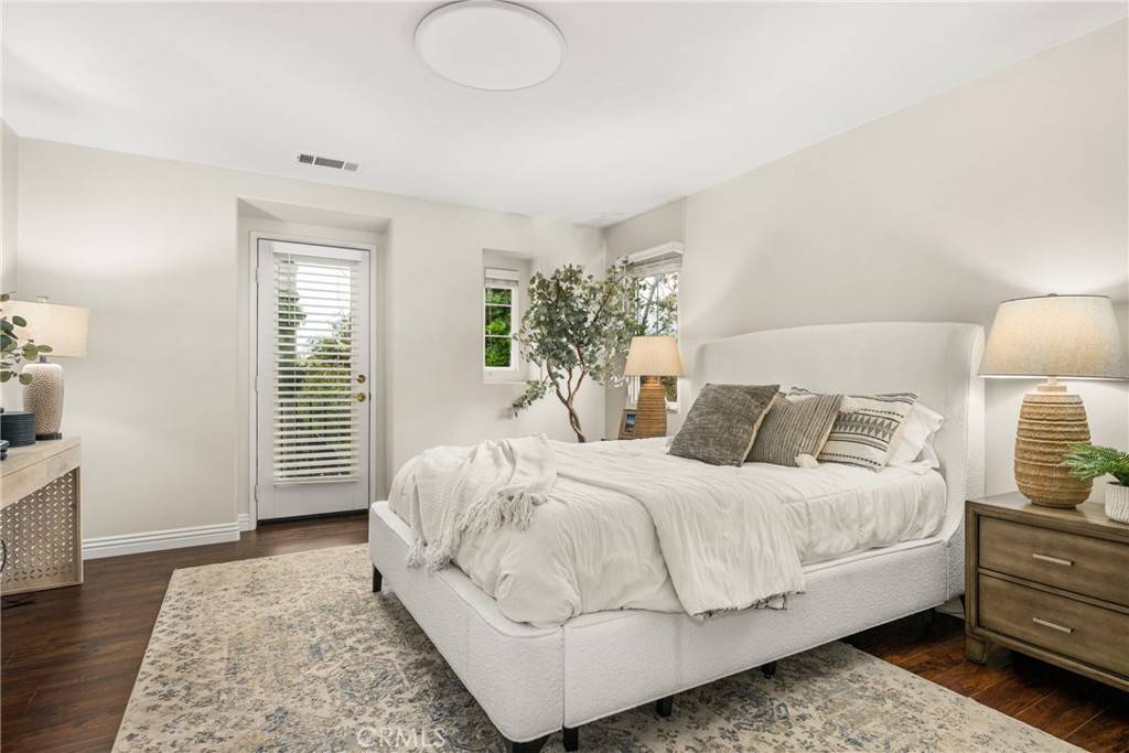 Irvine, CA 92602,81 Modesto