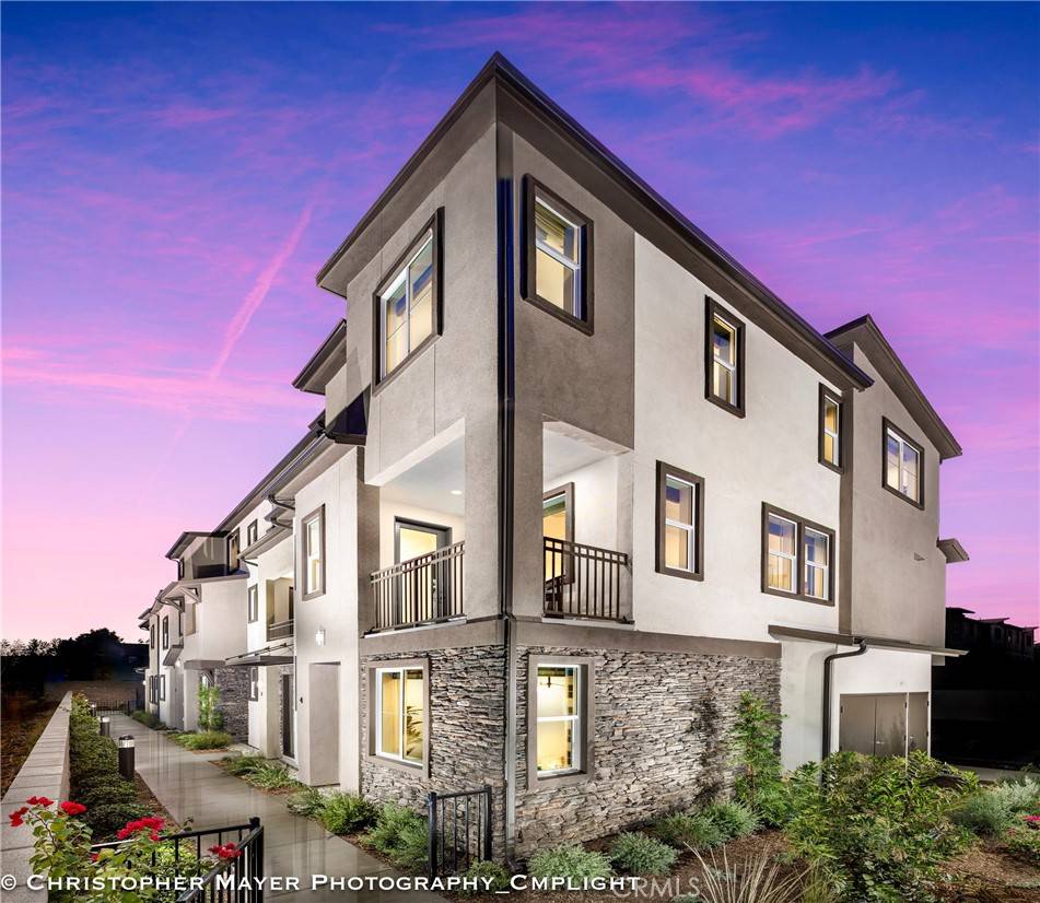 Santa Fe Springs, CA 90670,11737 Florence AVE #33