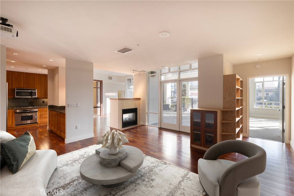 San Diego, CA 92101,700 W Harbor DR #104