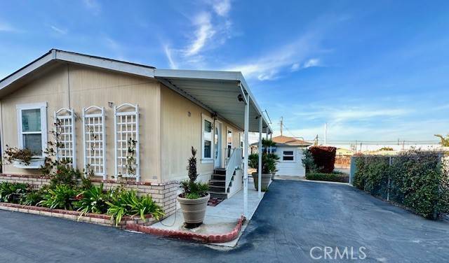Costa Mesa, CA 92627,1660 Whittier AVE #17