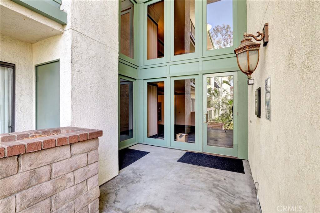 Irvine, CA 92618,4214 Apricot DR #4214