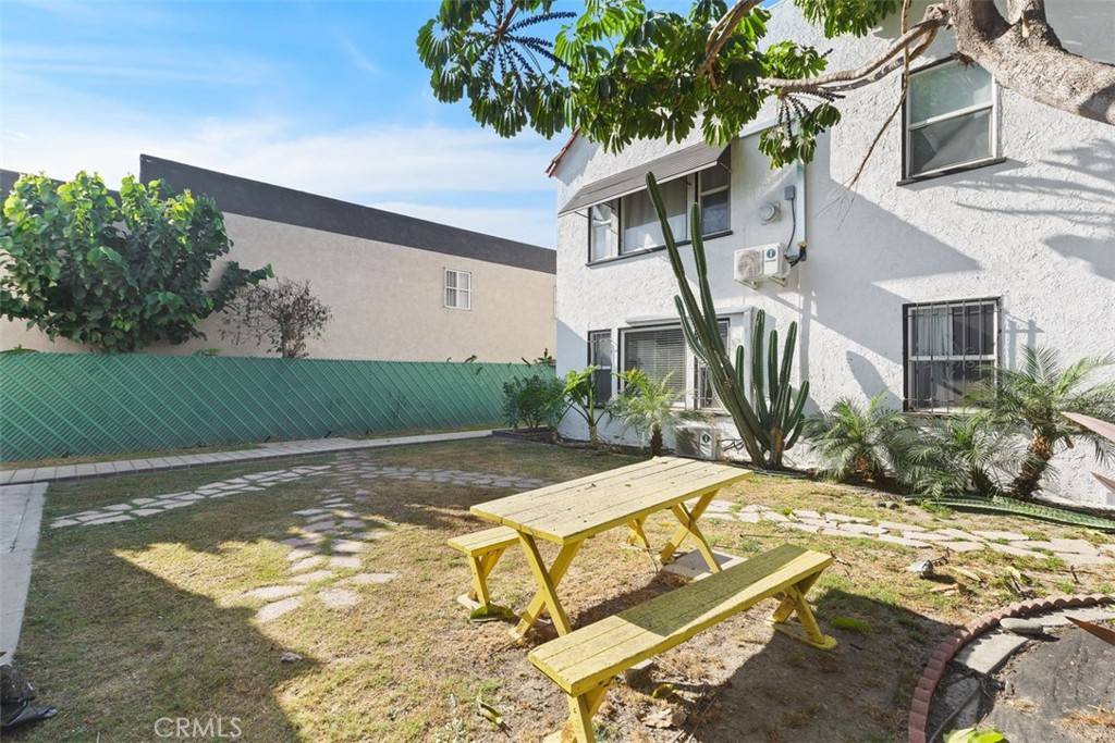 Long Beach, CA 90806,1861 Pacific AVE