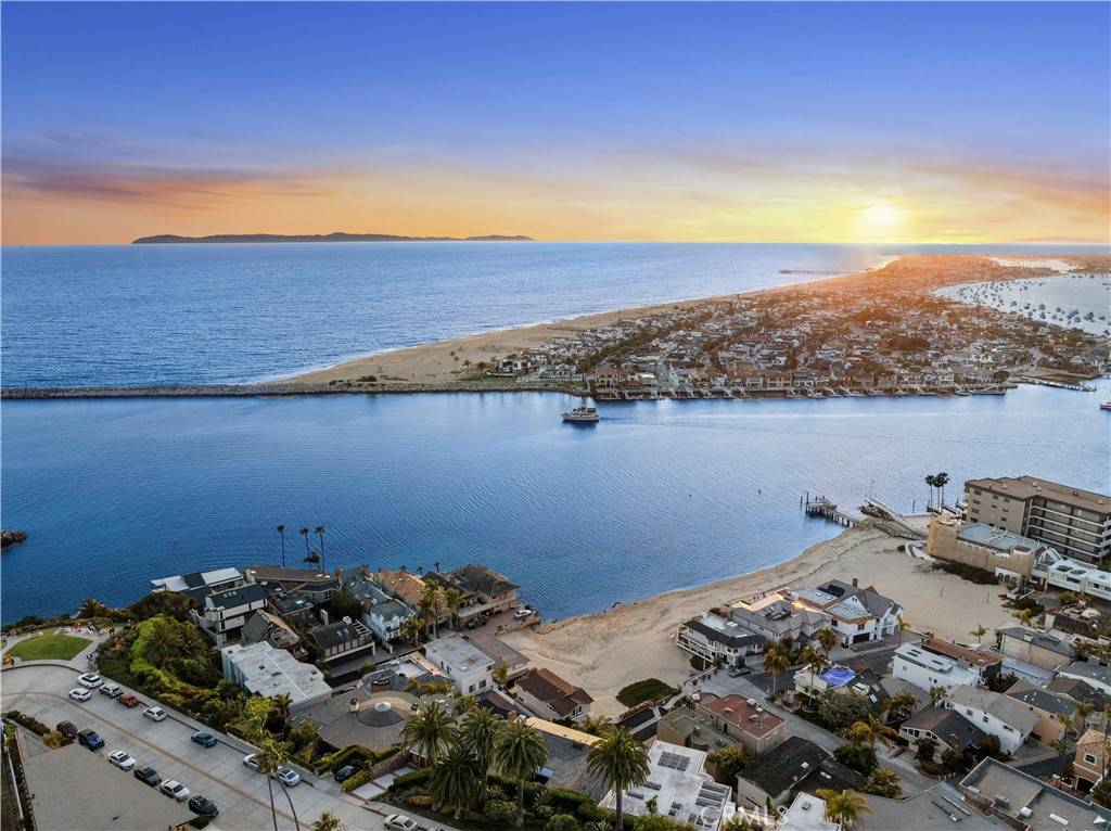Corona Del Mar, CA 92625,2618 Cove ST