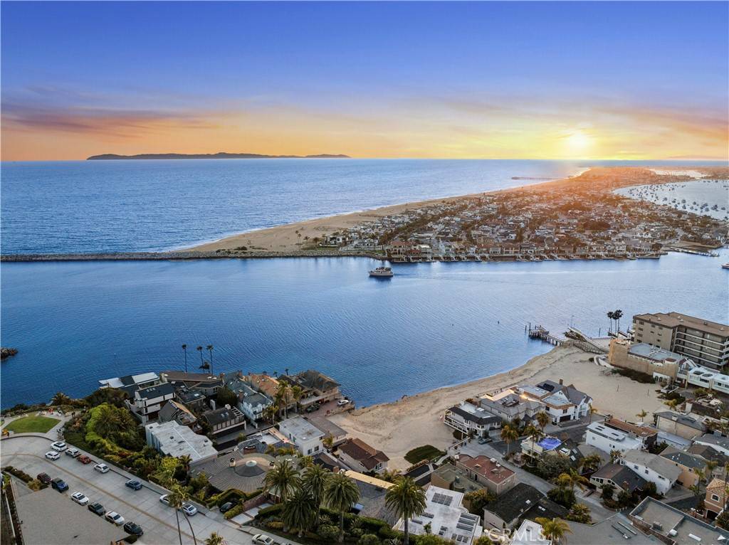 Corona Del Mar, CA 92625,2618 Cove ST