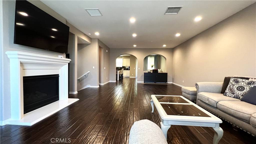 Yorba Linda, CA 92886,3874 Par DR