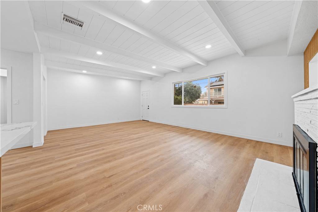 Downey, CA 90240,9404 Downey AVE