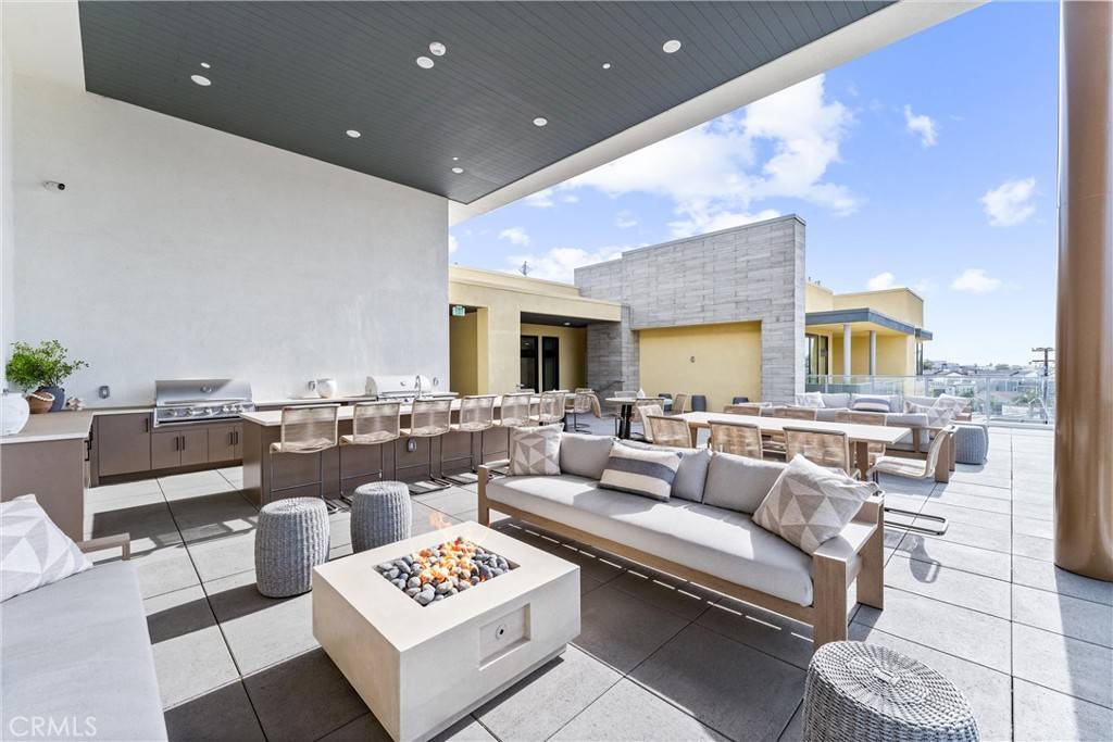 Huntington Beach, CA 92648,414 Main ST #205