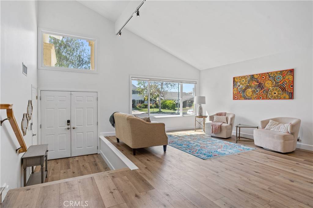 Los Alamitos, CA 90720,3861 Fenley DR