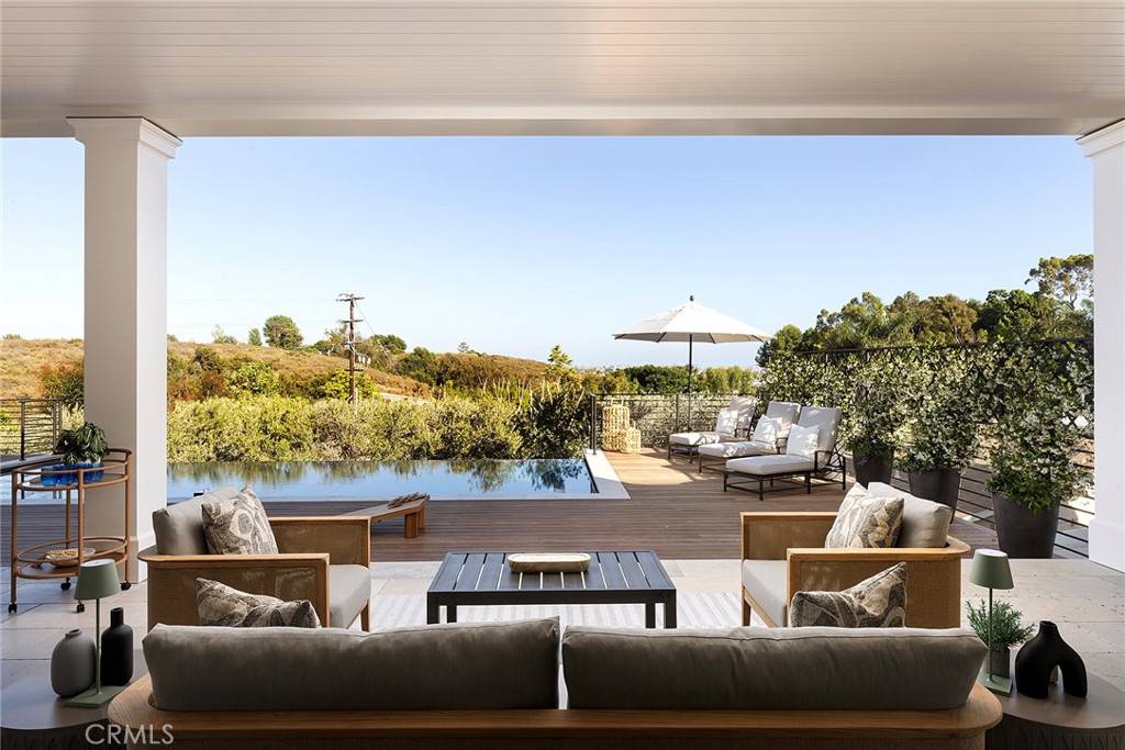 Newport Beach, CA 92663,702 Saint James PL