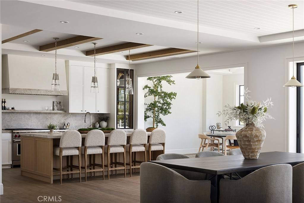 Newport Beach, CA 92663,702 Saint James PL
