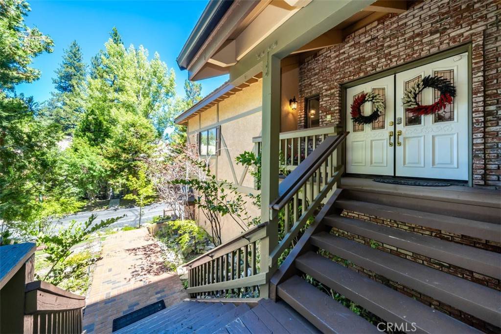 Lake Arrowhead, CA 92352,27598 Meadow Bay DR