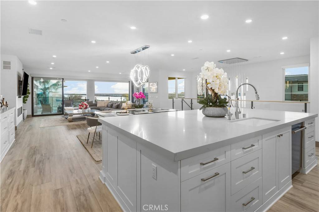 Seal Beach, CA 90740,10 Ocean PL